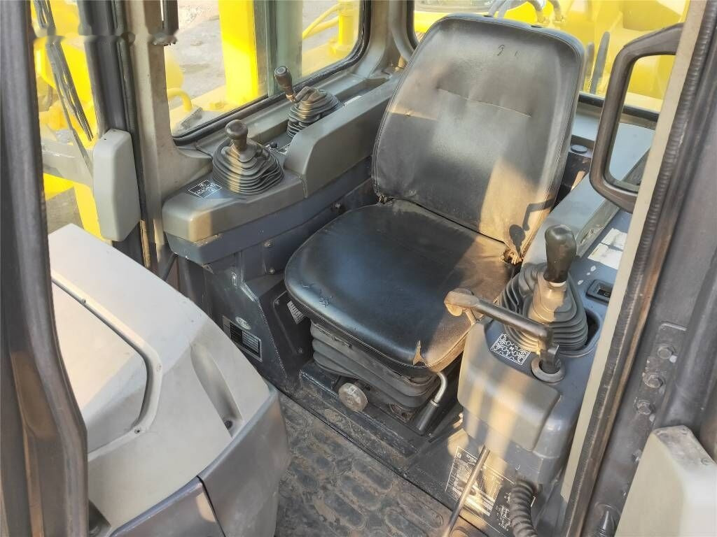 推土机 Komatsu D155AX-5:图6 推土机 Komatsu D155AX-5:图6