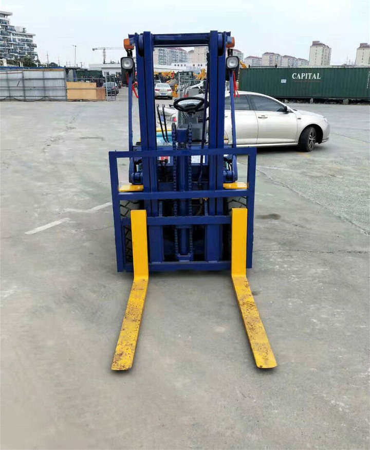 Komatsu FD30 - 柴油叉车:图2 Komatsu FD30 - 柴油叉车:图2