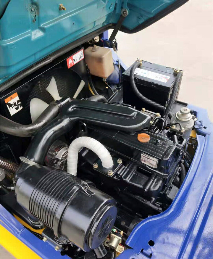 Komatsu FD30 - 柴油叉车:图3 Komatsu FD30 - 柴油叉车:图3