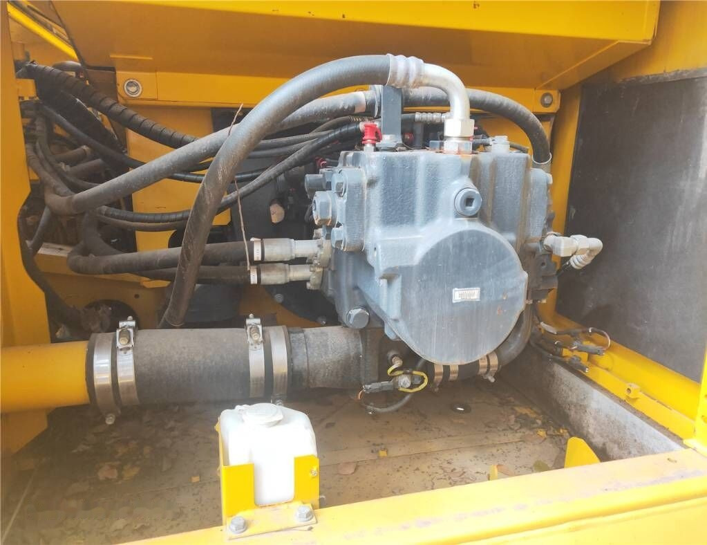 Komatsu PC490LC-10 - 履带式挖掘机:图5 Komatsu PC490LC-10 - 履带式挖掘机:图5