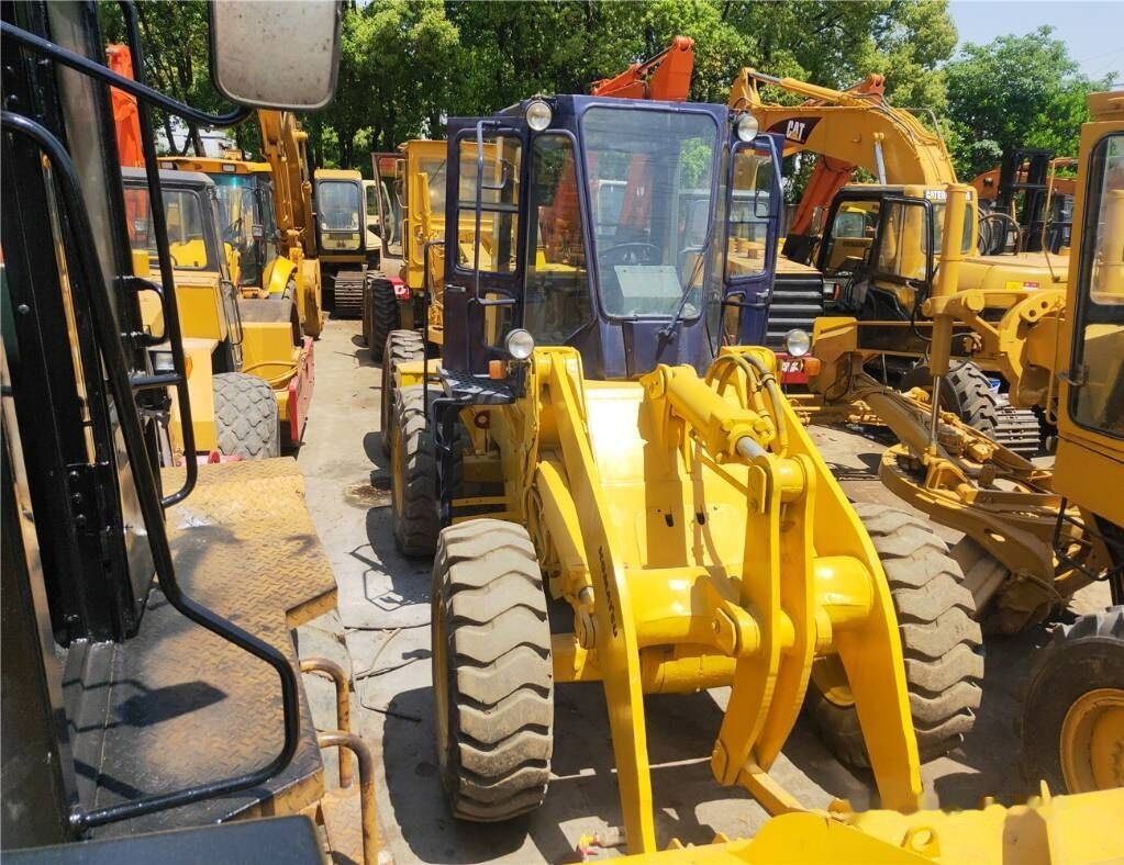 Komatsu WA300 - 轮式装载机:图2 Komatsu WA300 - 轮式装载机:图2