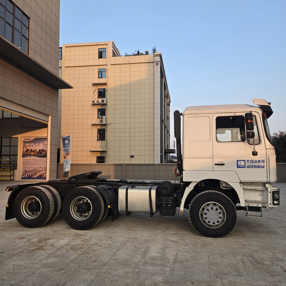 SHACMAN F3000 - 牵引车:图4 SHACMAN F3000 - 牵引车:图4