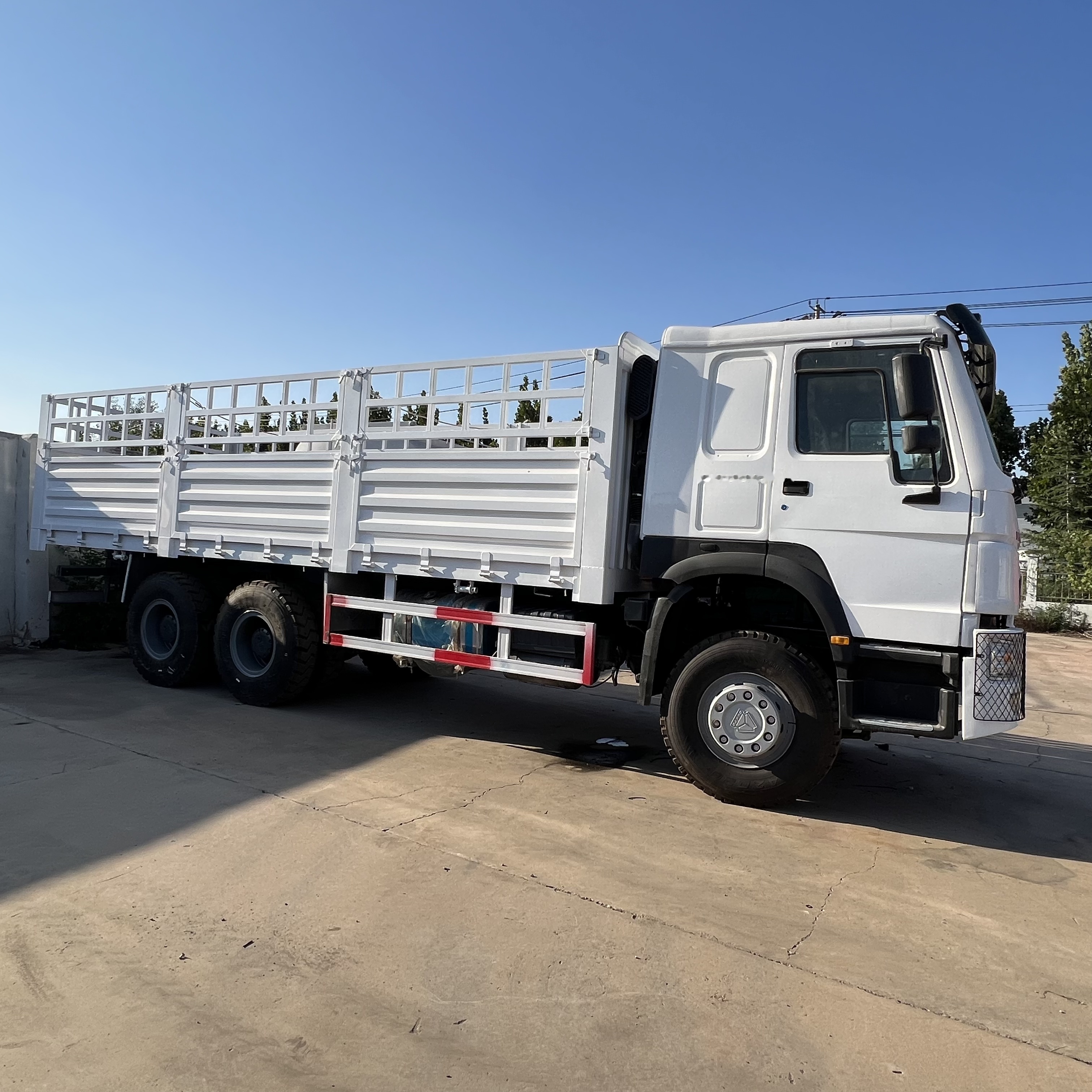 栏板式/ 平板卡车 Sinotruk HOWO 371 6*4 Fence Truck:图6 栏板式/ 平板卡车 Sinotruk HOWO 371 6*4 Fence Truck:图6