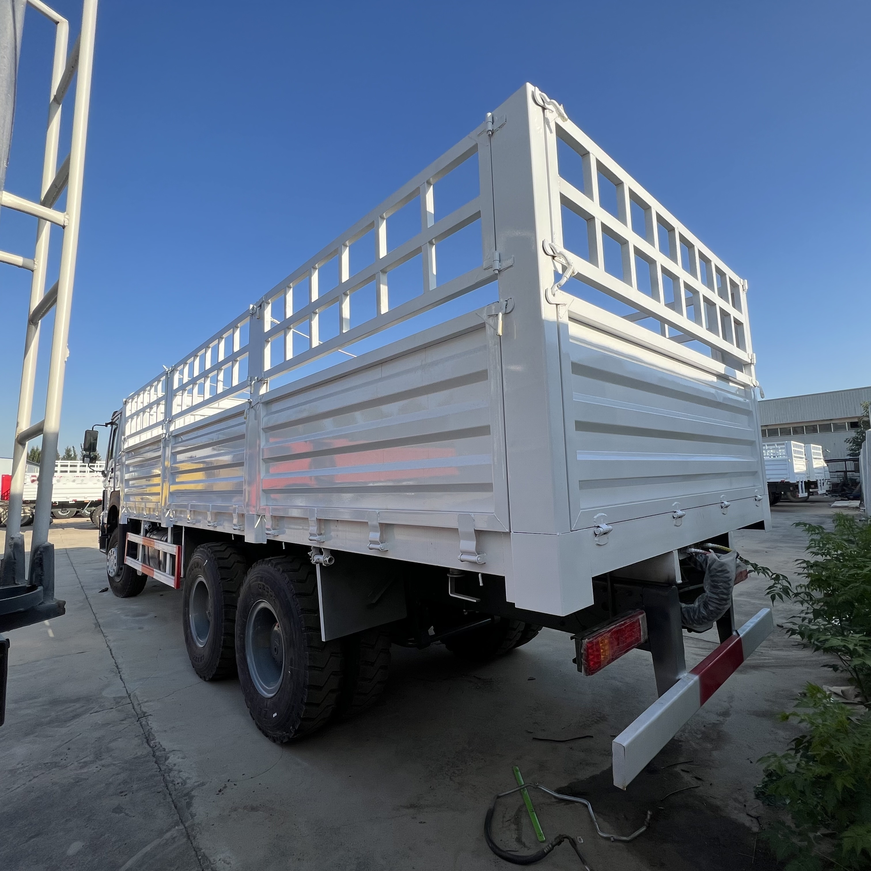 栏板式/ 平板卡车 Sinotruk HOWO 371 6*4 Fence Truck:图9 栏板式/ 平板卡车 Sinotruk HOWO 371 6*4 Fence Truck:图9