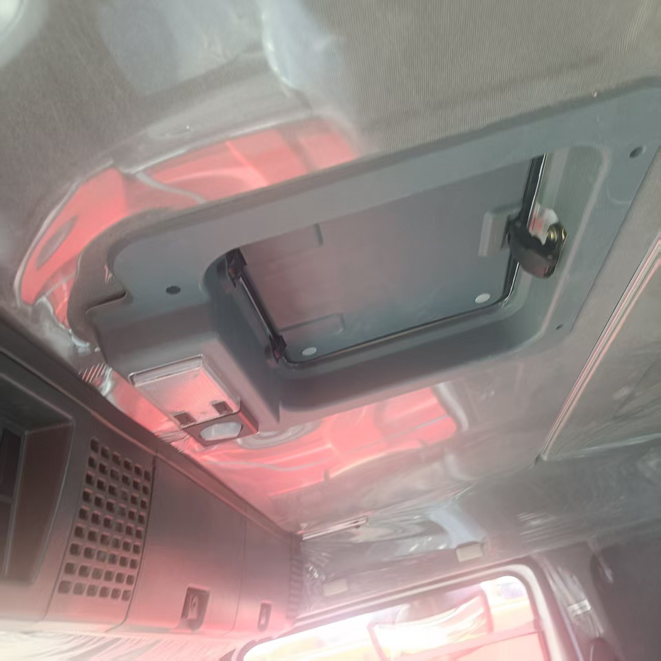 Sinotruk HOWO 371 8*4 Tank truck - 罐车:图5 Sinotruk HOWO 371 8*4 Tank truck - 罐车:图5