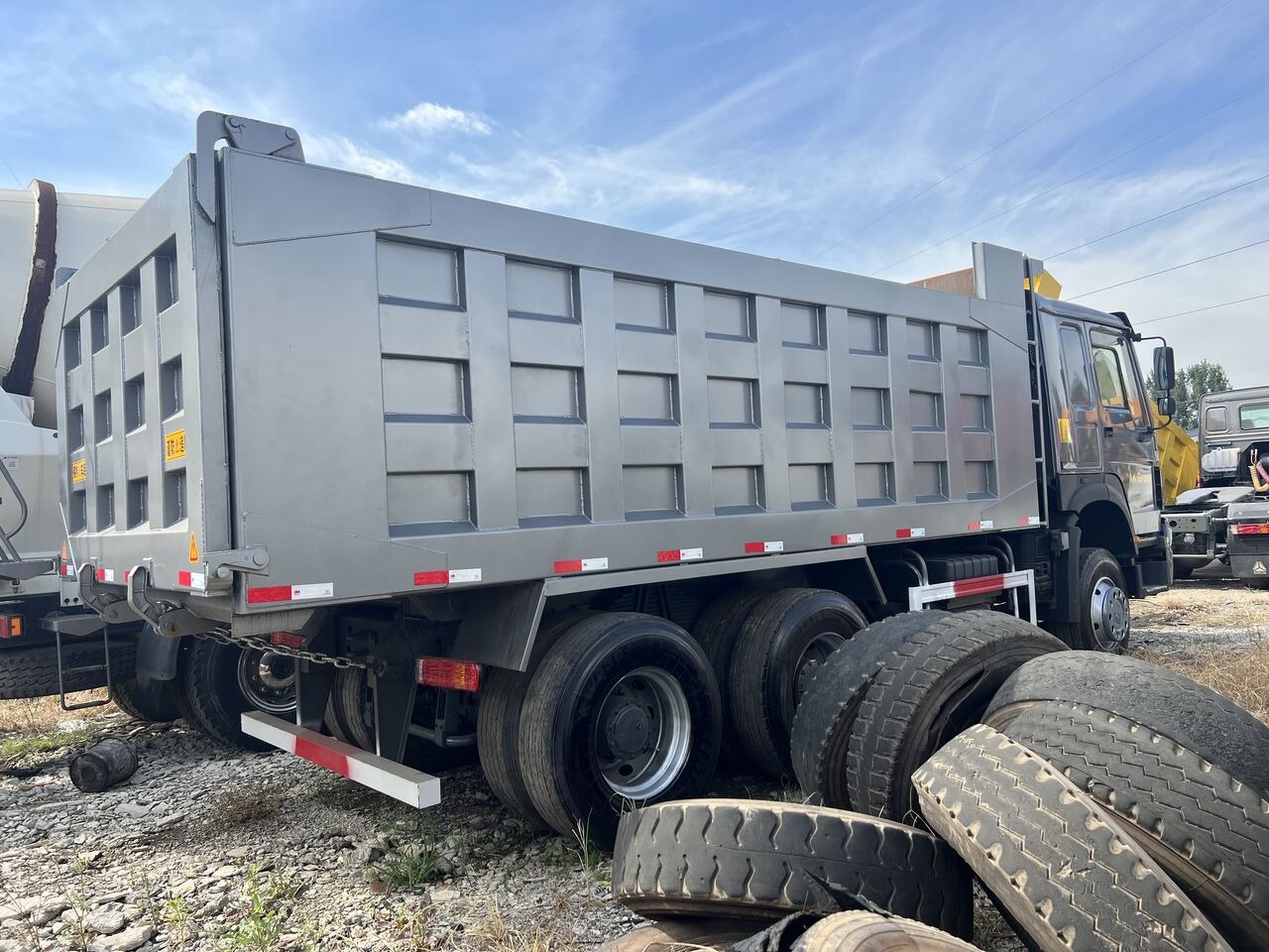 Sinotruk HOWO 375 6*4 Dump truck - 翻斗车:图4 Sinotruk HOWO 375 6*4 Dump truck - 翻斗车:图4