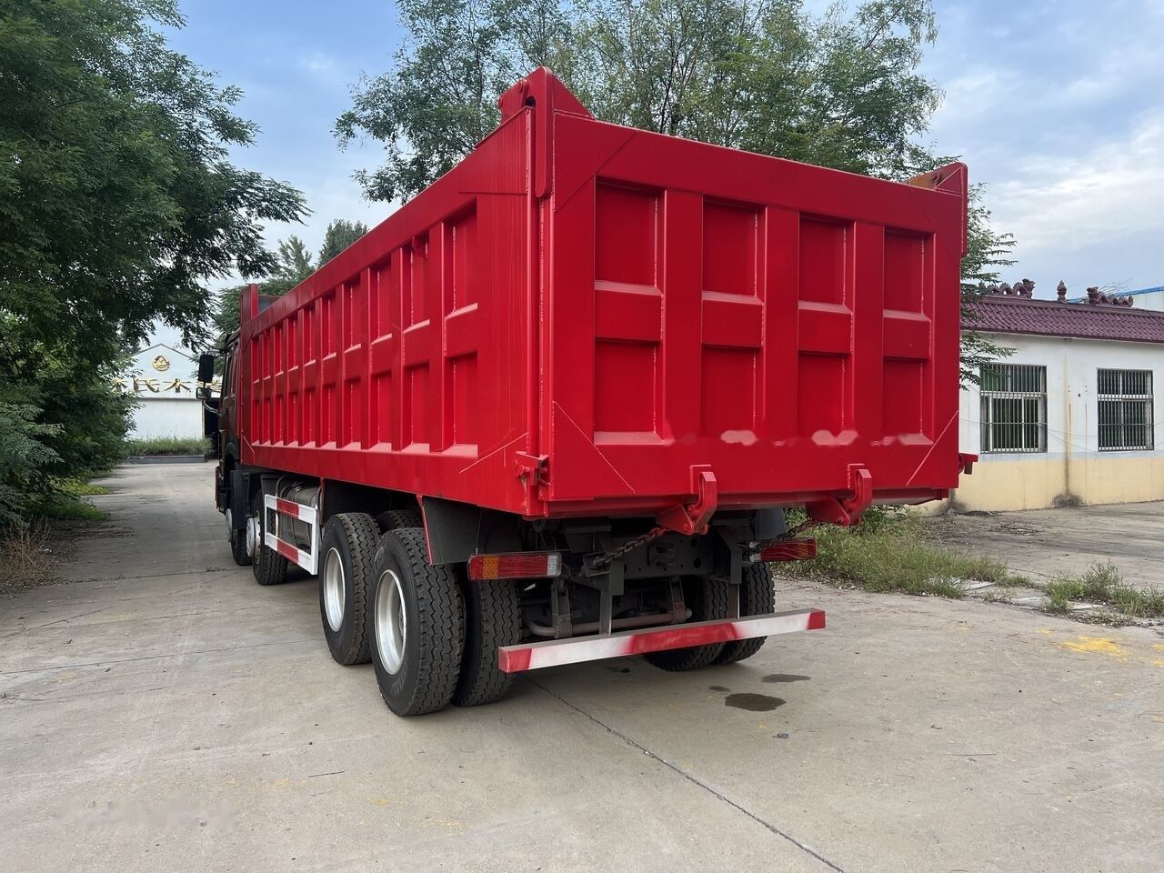 Sinotruk HOWO 8*4 Dump truck - 翻斗车:图4 Sinotruk HOWO 8*4 Dump truck - 翻斗车:图4