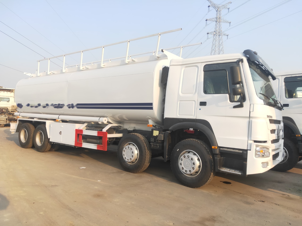 罐车 Sinotruk HOWO 8*4 Tank truck：图9