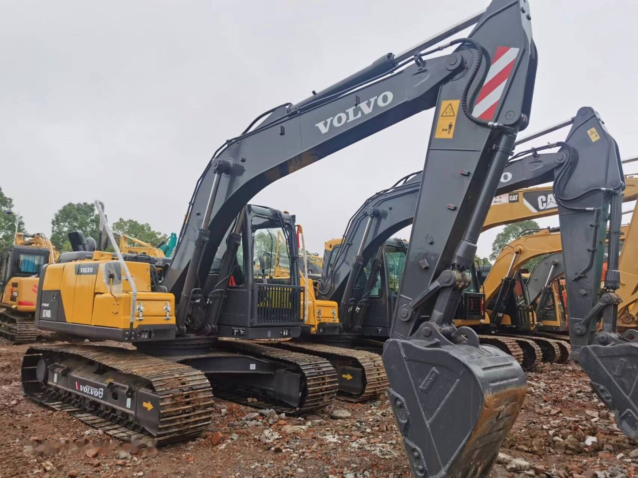 Volvo EC140DL - 履带式挖掘机:图1 Volvo EC140DL - 履带式挖掘机:图1
