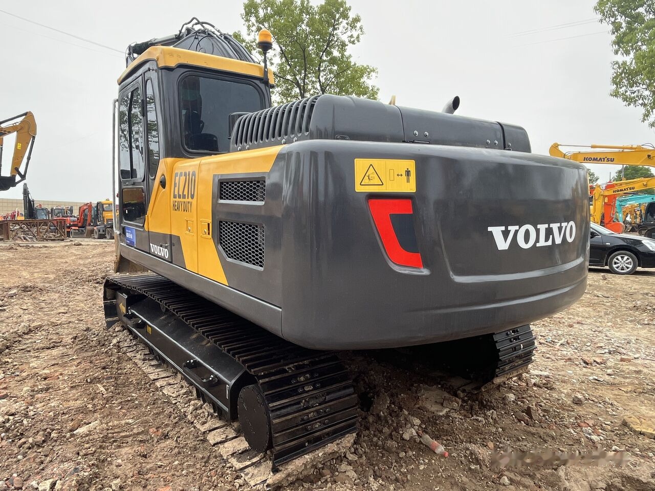 Volvo EC210 - 履带式挖掘机:图1 Volvo EC210 - 履带式挖掘机:图1