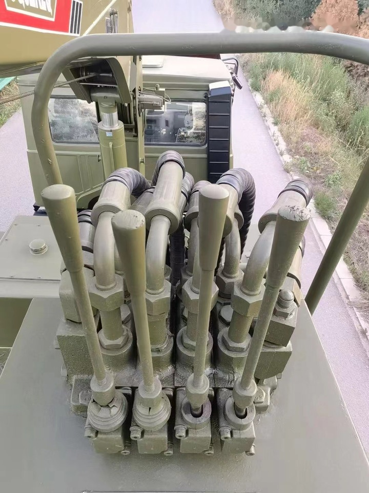 XCMG - 移动式起重机:图2 XCMG - 移动式起重机:图2