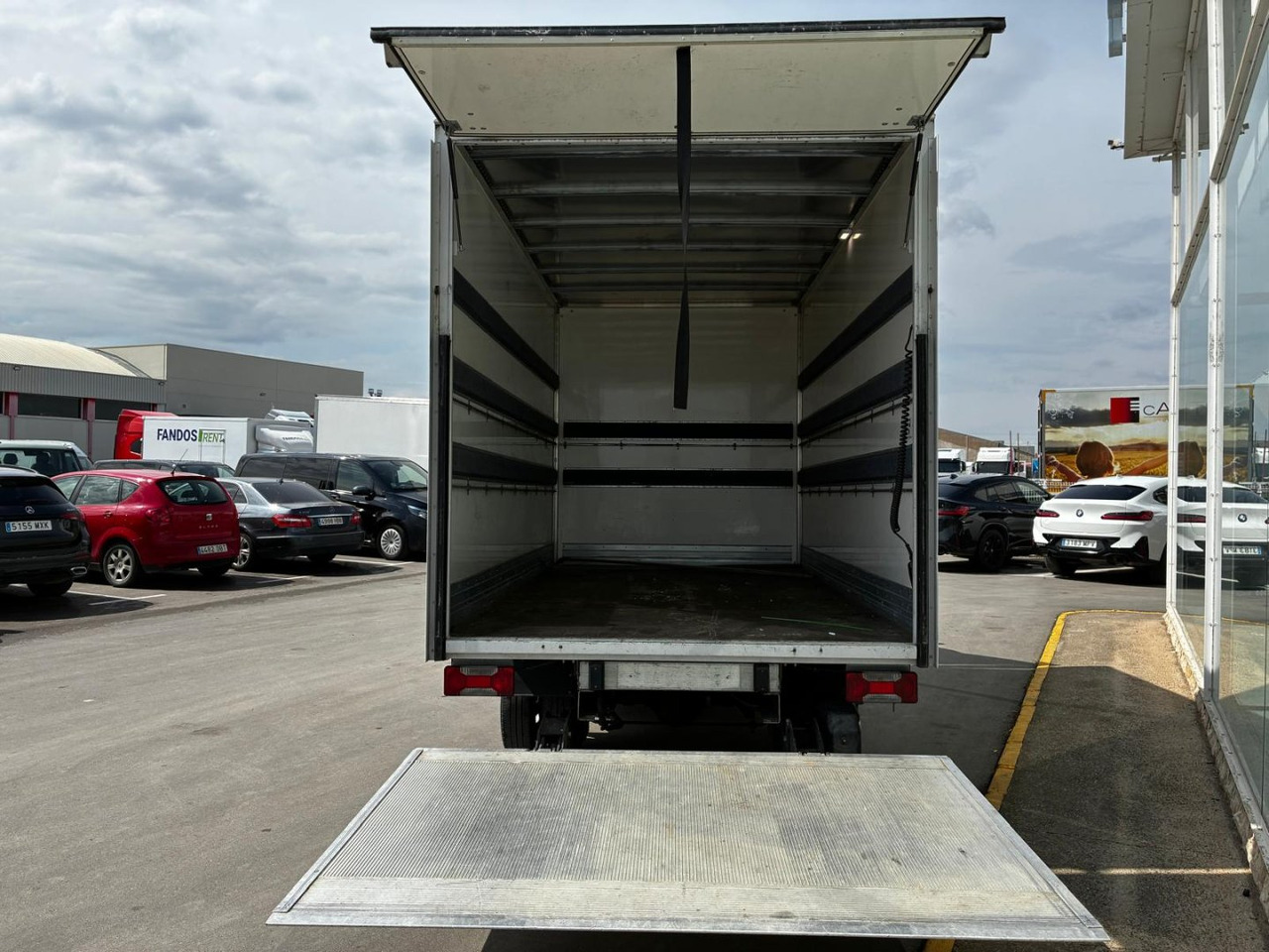 Caja cerrada IVECO 35C16 3.0 20m3 - 厢式货车:图5 Caja cerrada IVECO 35C16 3.0 20m3 - 厢式货车:图5