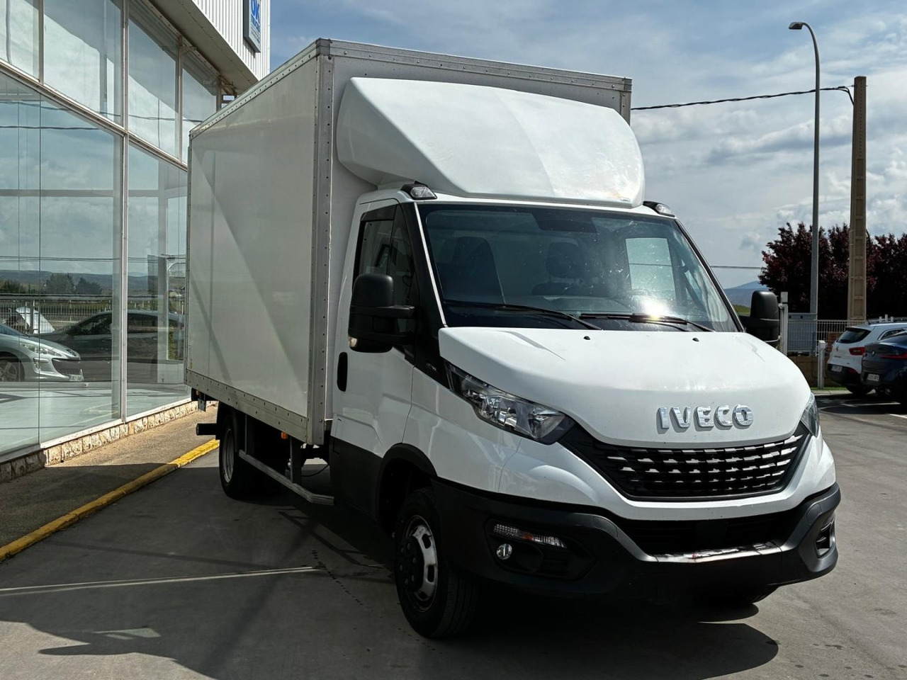 Caja cerrada IVECO 35C16 3.0 20m3 - 厢式货车:图3 Caja cerrada IVECO 35C16 3.0 20m3 - 厢式货车:图3