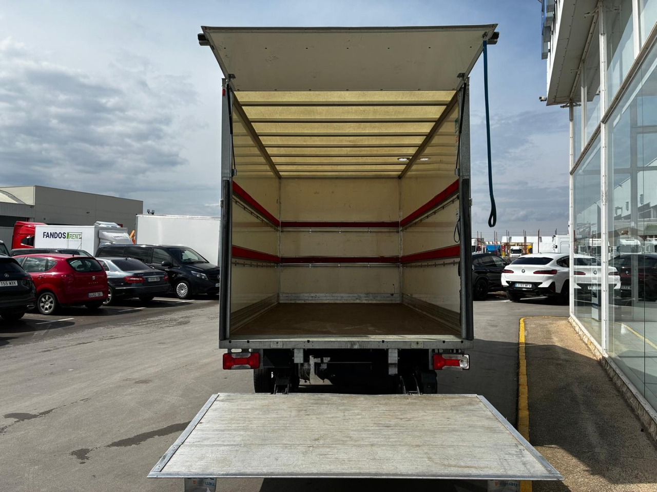 Caja cerrada IVECO 35C16 3.0 20m3 - 厢式货车:图5 Caja cerrada IVECO 35C16 3.0 20m3 - 厢式货车:图5