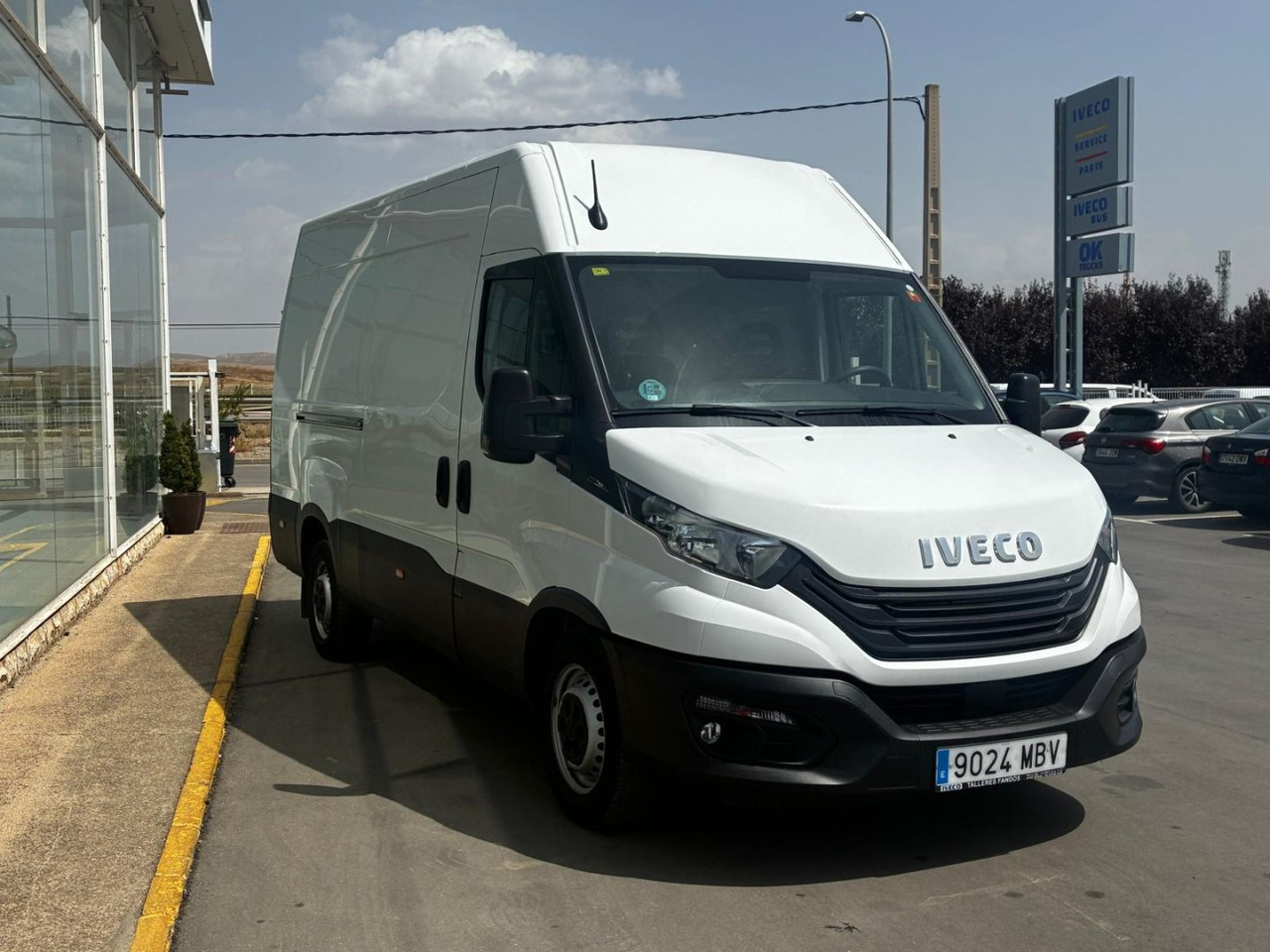 Furgón IVECO 35S14 V 12m3 - 无侧窗厢式货车:图3 Furgón IVECO 35S14 V 12m3 - 无侧窗厢式货车:图3