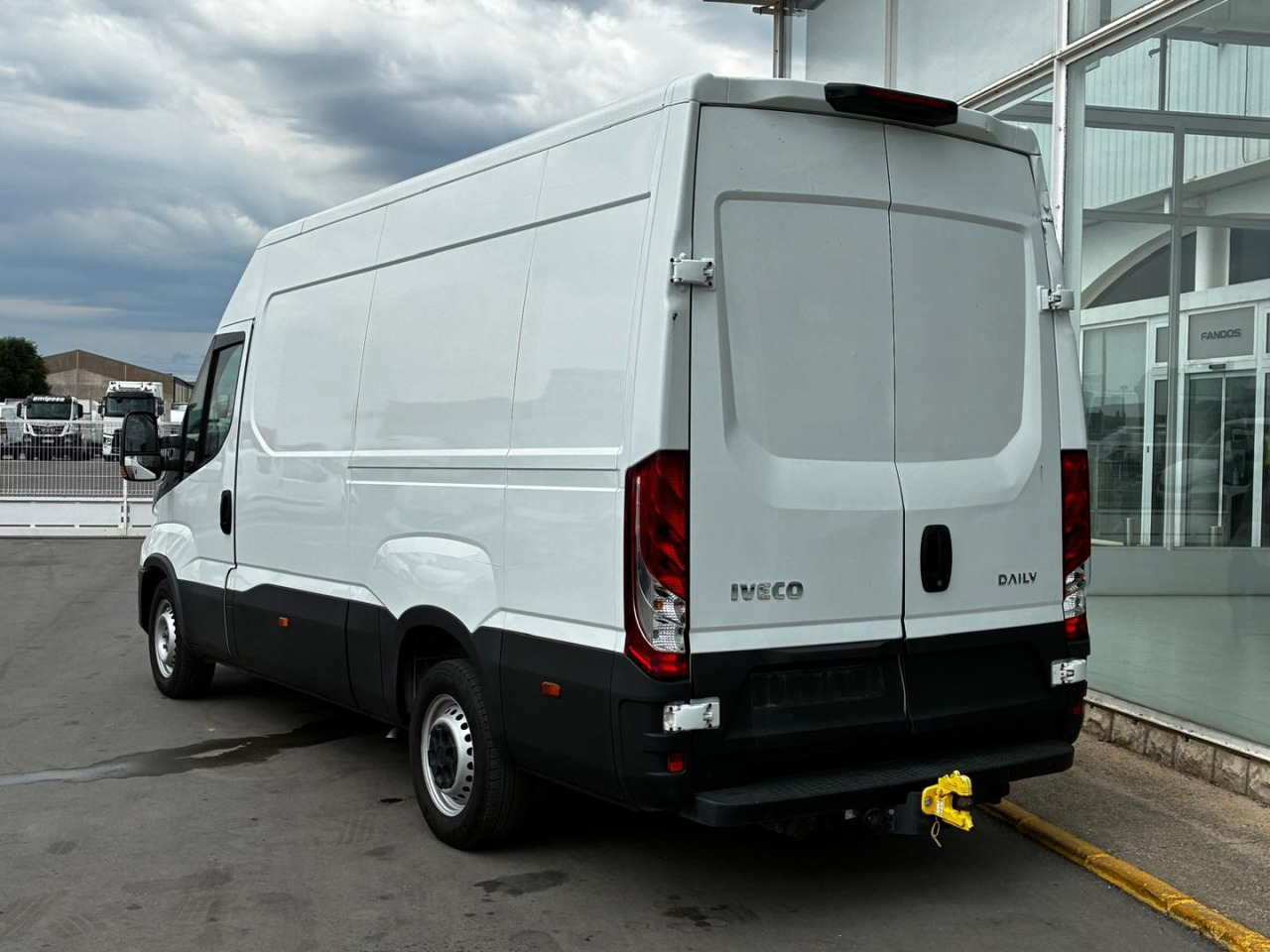 Furgón IVECO 35S14 V 12m3 - 无侧窗厢式货车:图4 Furgón IVECO 35S14 V 12m3 - 无侧窗厢式货车:图4