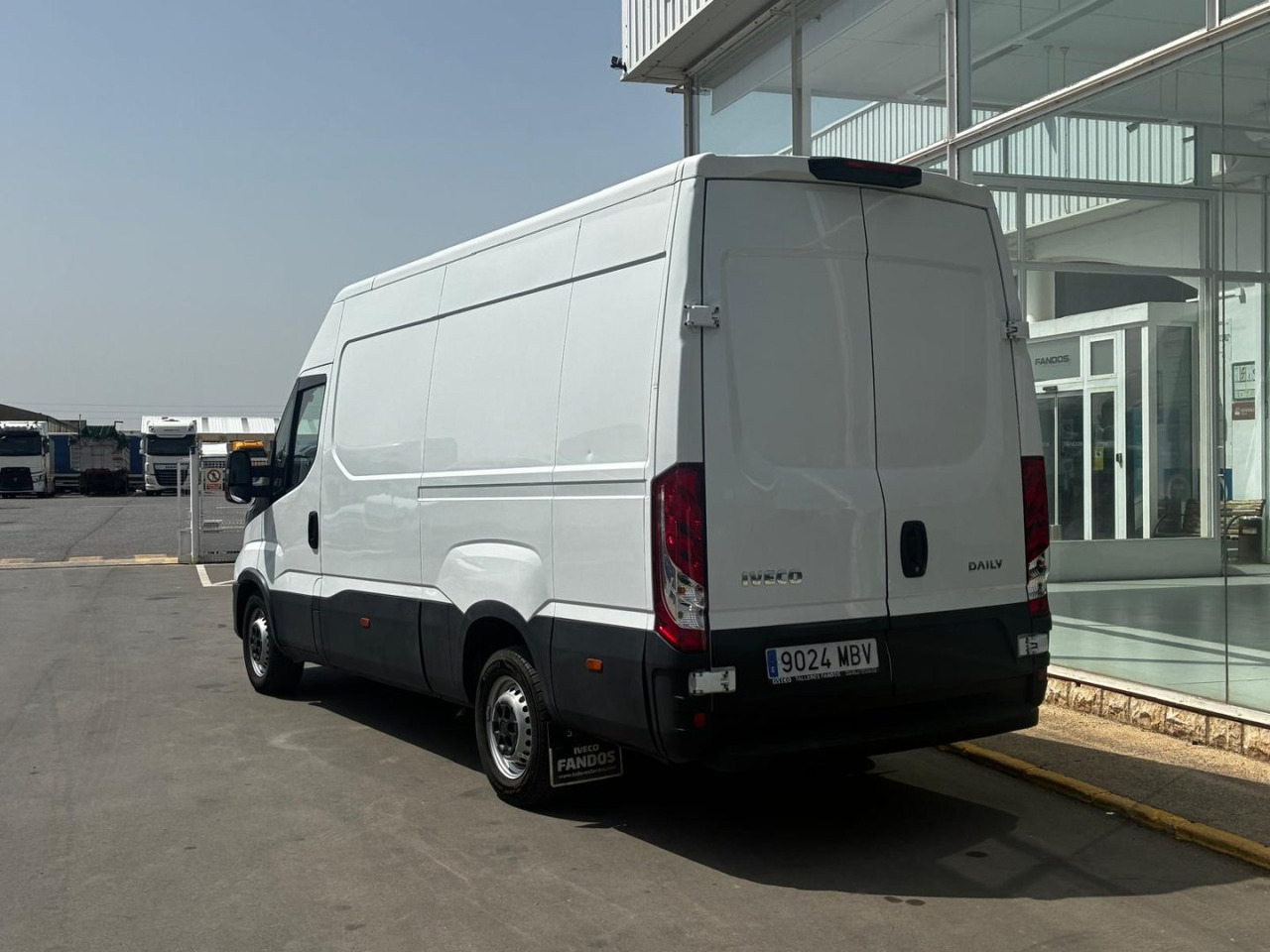 Furgón IVECO 35S14 V 12m3 - 无侧窗厢式货车:图4 Furgón IVECO 35S14 V 12m3 - 无侧窗厢式货车:图4