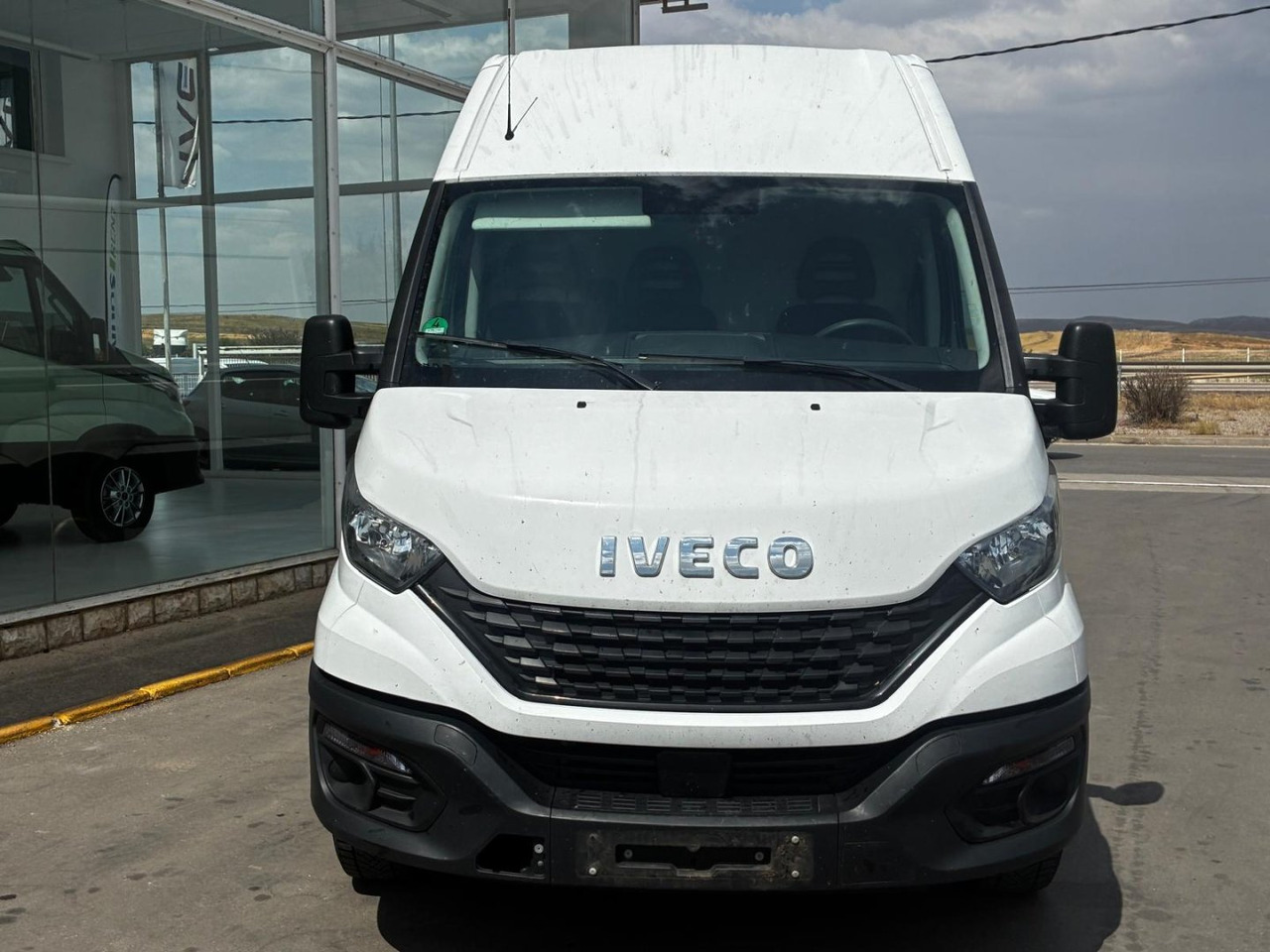 Furgón IVECO 35S14 V 16m3 - 无侧窗厢式货车:图2 Furgón IVECO 35S14 V 16m3 - 无侧窗厢式货车:图2