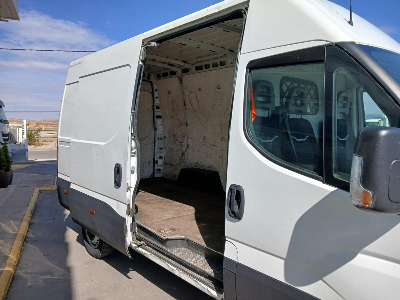 Furgón IVECO 35S16 V 12m3 租赁 Furgón IVECO 35S16 V 12m3:图7 Furgón IVECO 35S16 V 12m3 租赁 Furgón IVECO 35S16 V 12m3:图7