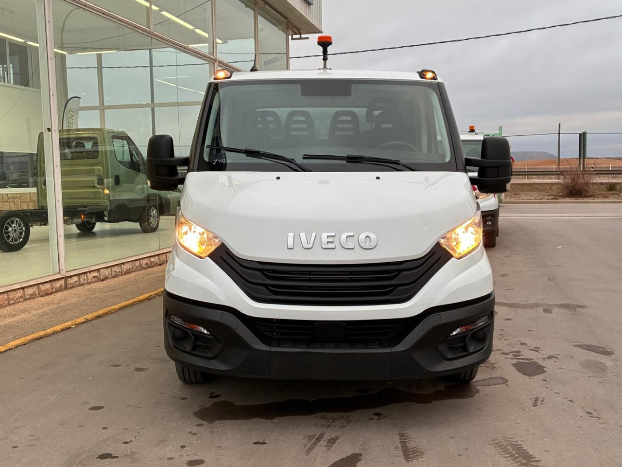 Volquete/Dumper IVECO 35C14 CAJA BASCULANTE DOBLE CABINA - 翻斗货车, 康比货车:图2 Volquete/Dumper IVECO 35C14 CAJA BASCULANTE DOBLE CABINA - 翻斗货车, 康比货车:图2