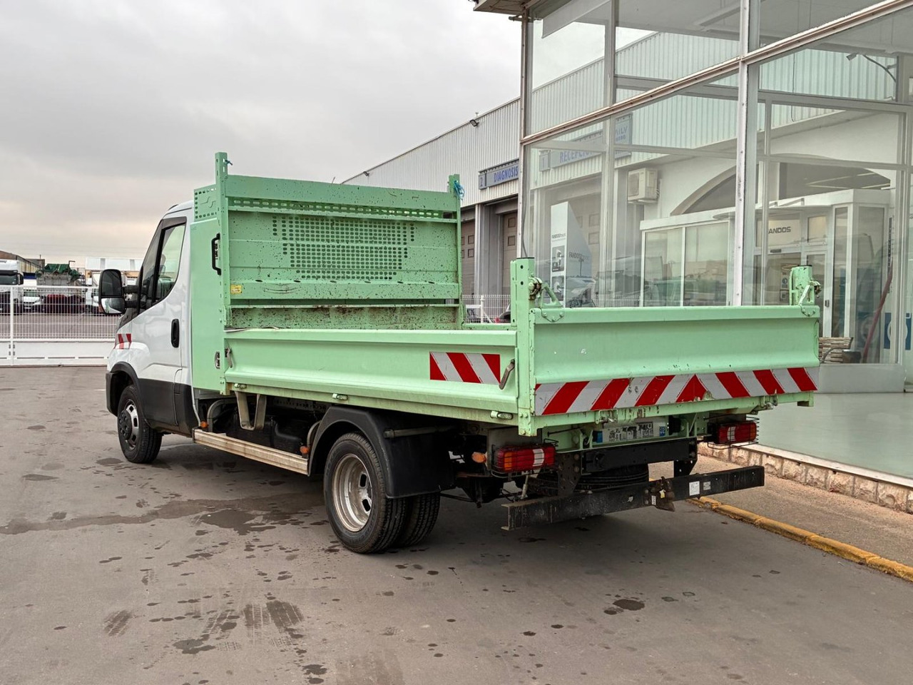 Volquete/Dumper IVECO 35C16 3.0 CAJA BASCULANTE - 翻斗货车:图4 Volquete/Dumper IVECO 35C16 3.0 CAJA BASCULANTE - 翻斗货车:图4