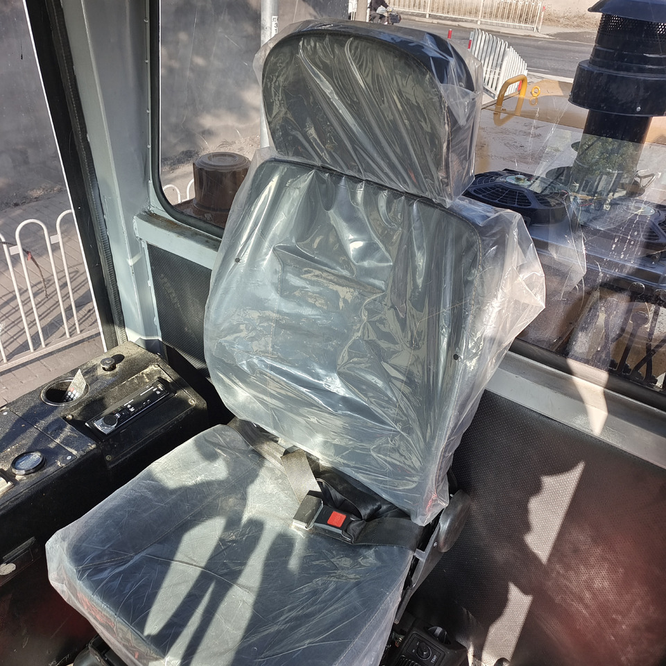 CATERPILLAR 140H CAT 140K 140G - 平路机:图2 CATERPILLAR 140H CAT 140K 140G - 平路机:图2