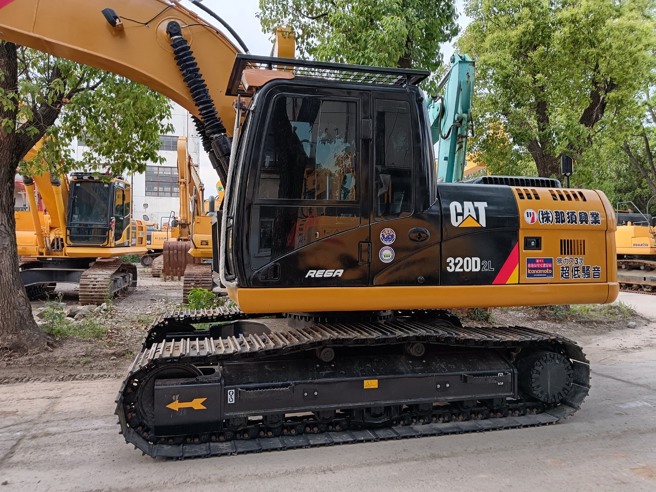 CATERPILLAR 320D 2 L CAT 320 D2 L - 履带式挖掘机:图1 CATERPILLAR 320D 2 L CAT 320 D2 L - 履带式挖掘机:图1