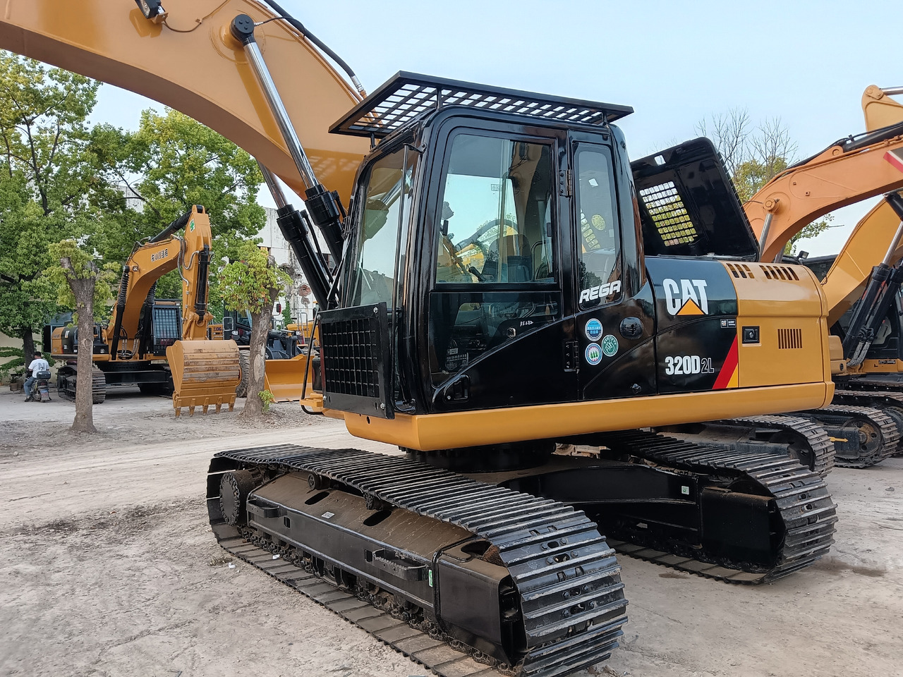 CATERPILLAR 320D CAT 320D2L - 履带式挖掘机:图4 CATERPILLAR 320D CAT 320D2L - 履带式挖掘机:图4