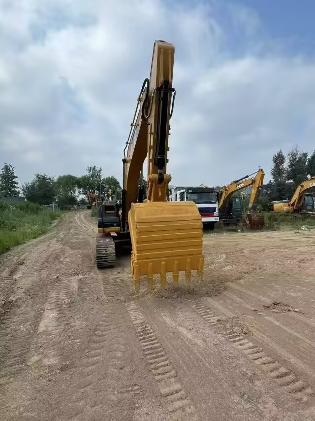 CATERPILLAR 320D2 L CAT 320D 2 L - 履带式挖掘机:图5 CATERPILLAR 320D2 L CAT 320D 2 L - 履带式挖掘机:图5