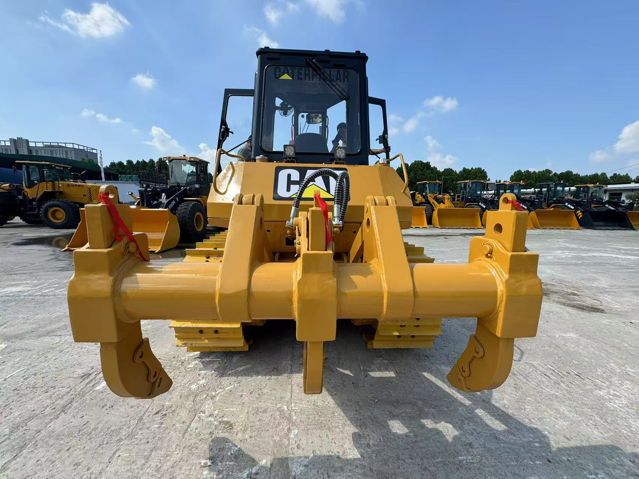 CATERPILLAR D6G CAT - 推土机:图1 CATERPILLAR D6G CAT - 推土机:图1
