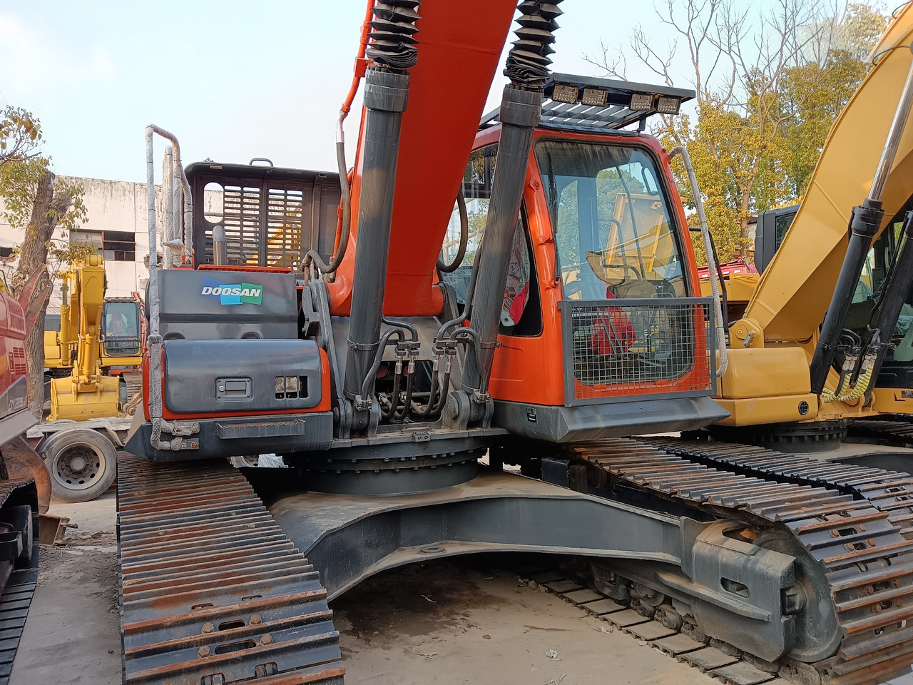 DOOSAN DX 340 LC - 9 C DX340 LCA - 履带式挖掘机:图1 DOOSAN DX 340 LC - 9 C DX340 LCA - 履带式挖掘机:图1