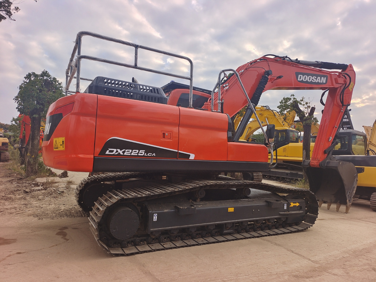 DOOSAN DX225 LCA DX 225 LC - 9C - 履带式挖掘机:图2 DOOSAN DX225 LCA DX 225 LC - 9C - 履带式挖掘机:图2