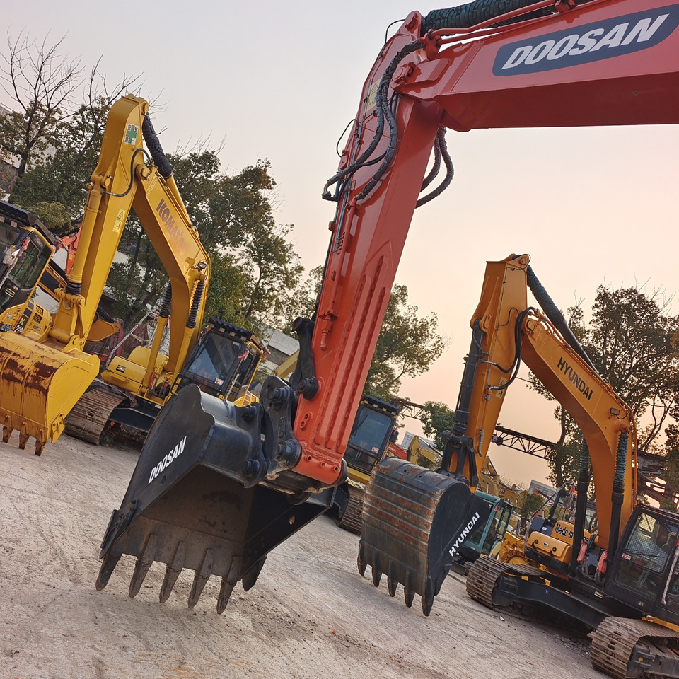 DOOSAN DX300 LC - 9C DX 300 LCA - 履带式挖掘机:图5 DOOSAN DX300 LC - 9C DX 300 LCA - 履带式挖掘机:图5