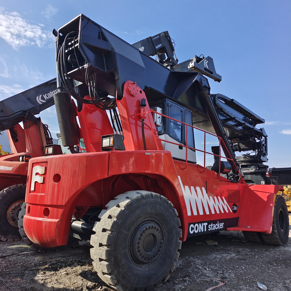 FANTUZZI CS 45 KMHD 45 TON CONTAINER REACH CRANE - 前移式堆垛机:图1 FANTUZZI CS 45 KMHD 45 TON CONTAINER REACH CRANE - 前移式堆垛机:图1
