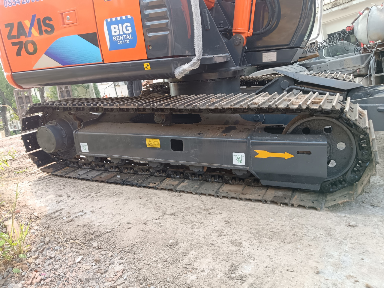 HITACHI ZX70 - 小型挖掘机:图2 HITACHI ZX70 - 小型挖掘机:图2