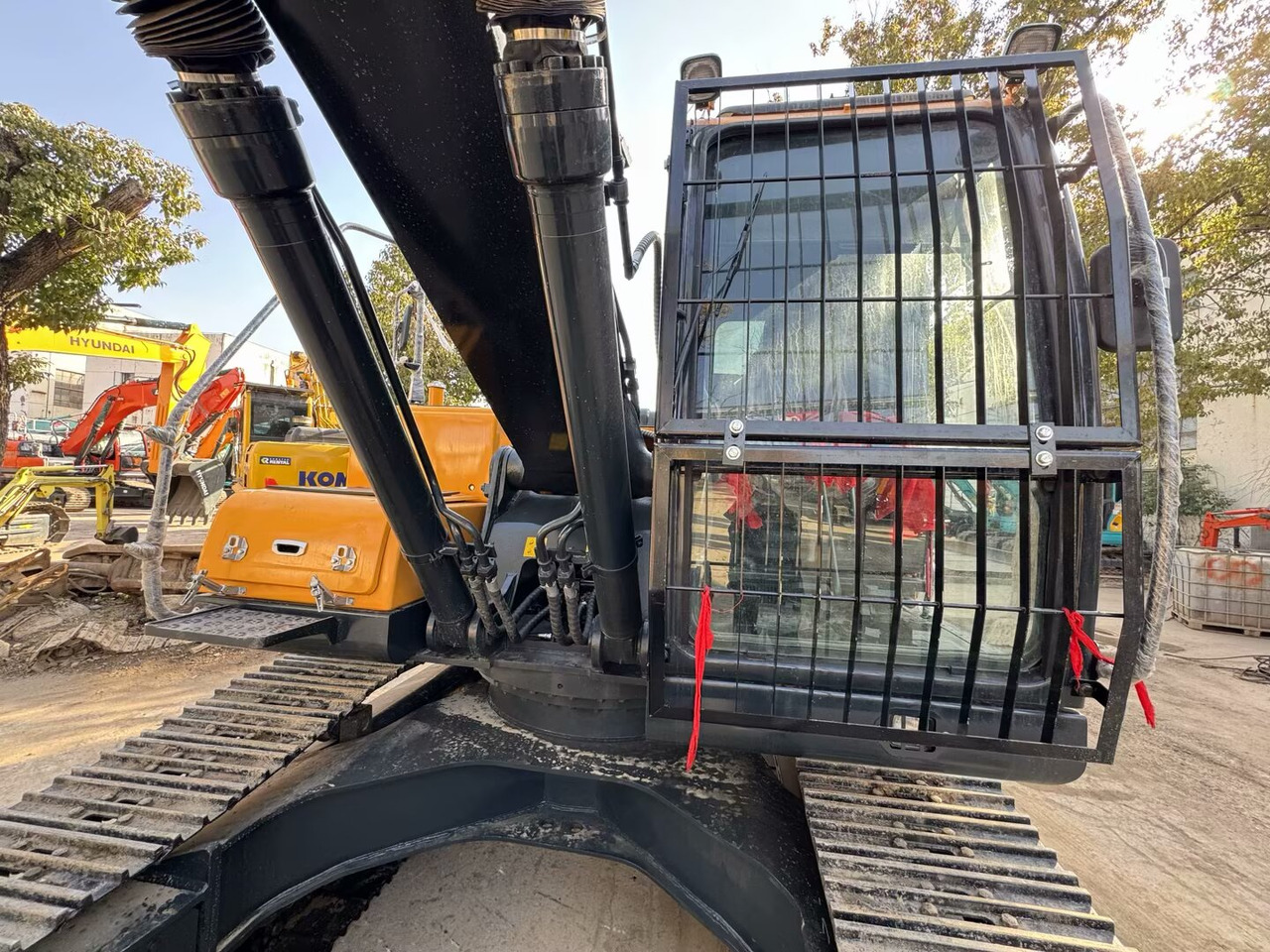 HYUNDAI 220LC - 9S 220LC-9T 305LC-9S 330LC-9S - 履带式挖掘机:图2 HYUNDAI 220LC - 9S 220LC-9T 305LC-9S 330LC-9S - 履带式挖掘机:图2