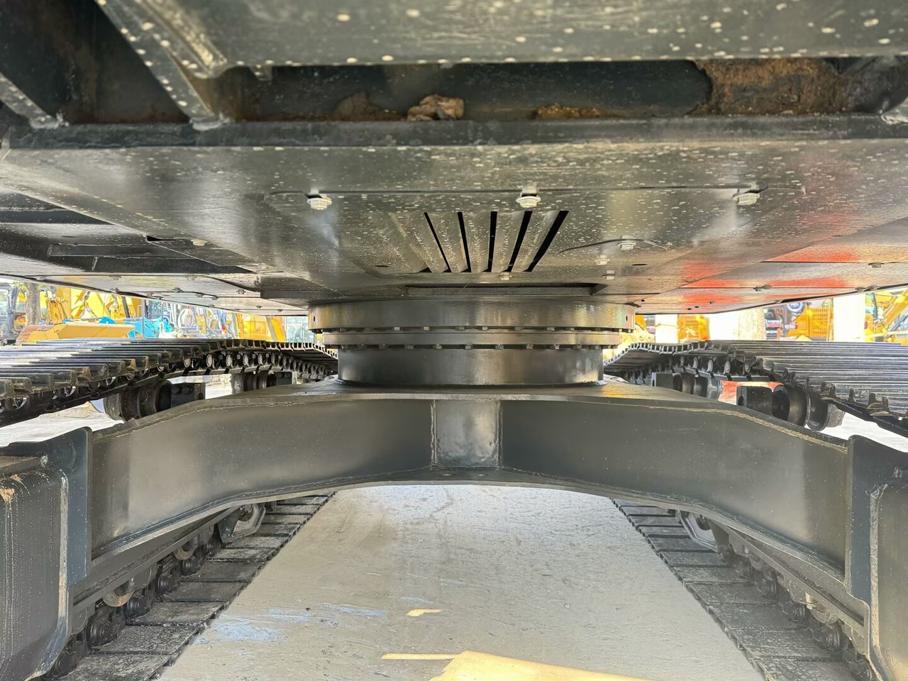 HYUNDAI 220LC - 9S 220LC-9T 305LC-9S 330LC-9S - 履带式挖掘机:图4 HYUNDAI 220LC - 9S 220LC-9T 305LC-9S 330LC-9S - 履带式挖掘机:图4