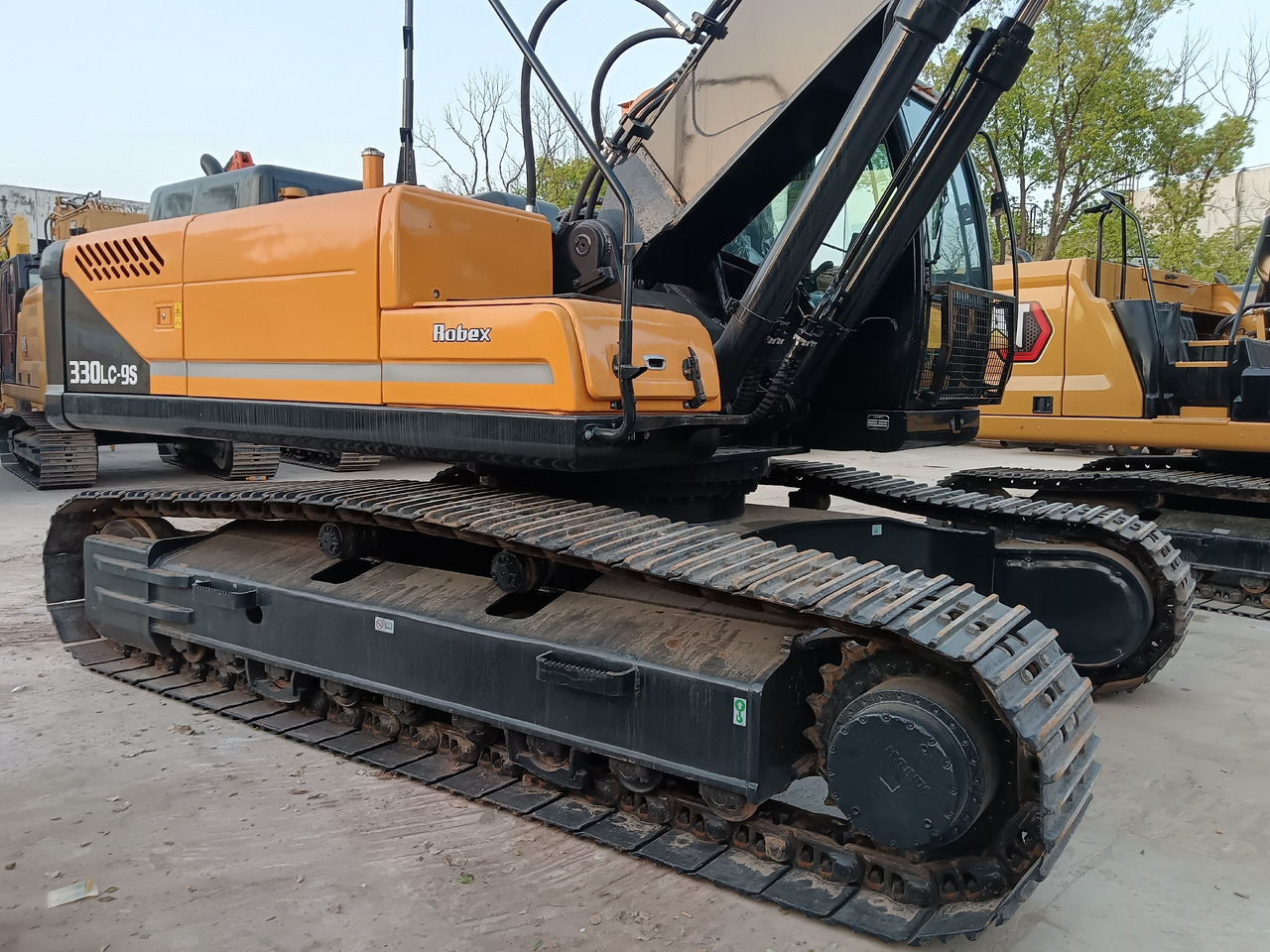 HYUNDAI 330LC-9S - 履带式挖掘机:图3 HYUNDAI 330LC-9S - 履带式挖掘机:图3