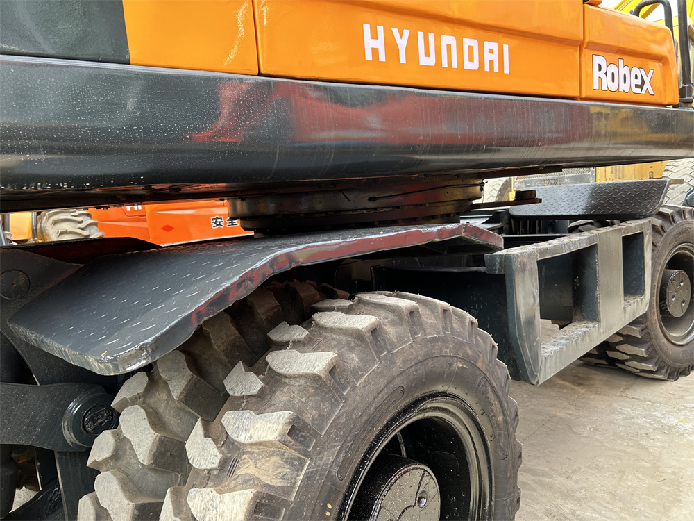 HYUNDAI R210W-9S 210W - 9 S 210W-9T - 轮式挖掘机:图4 HYUNDAI R210W-9S 210W - 9 S 210W-9T - 轮式挖掘机:图4