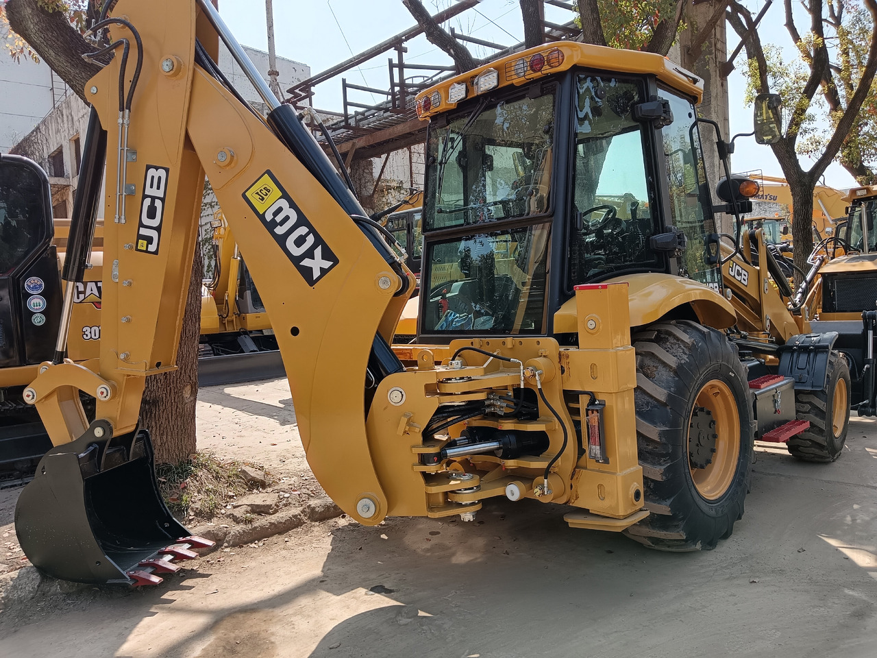 JCB 3CX - 反铲装载机:图1 JCB 3CX - 反铲装载机:图1