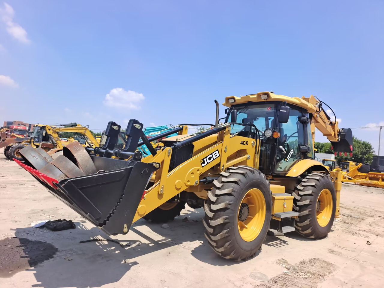 JCB 4CX BRAND NEW 4 BY 4 DRIVE - 反铲装载机:图2 JCB 4CX BRAND NEW 4 BY 4 DRIVE - 反铲装载机:图2