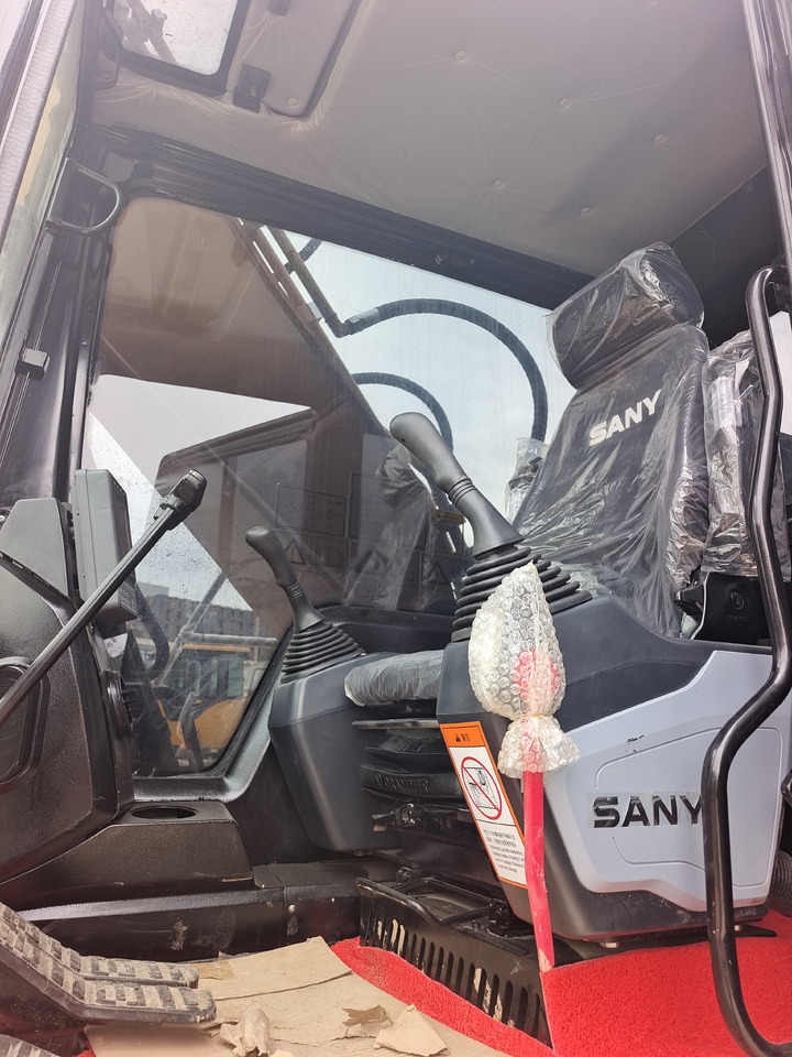 履带式挖掘机 SANY 215C：图8