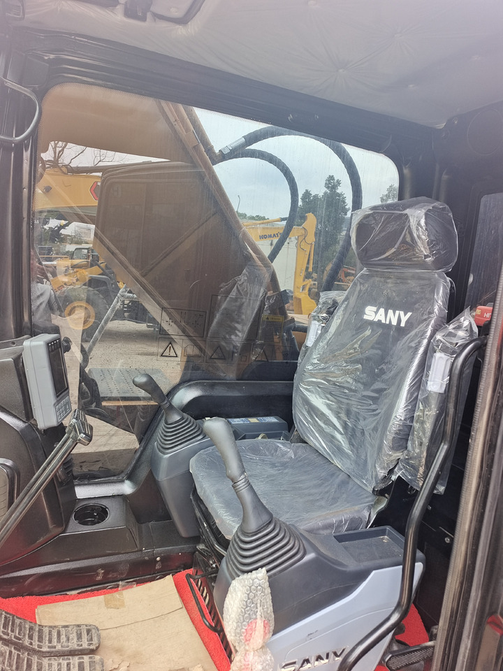 履带式挖掘机 SANY 215C：图13