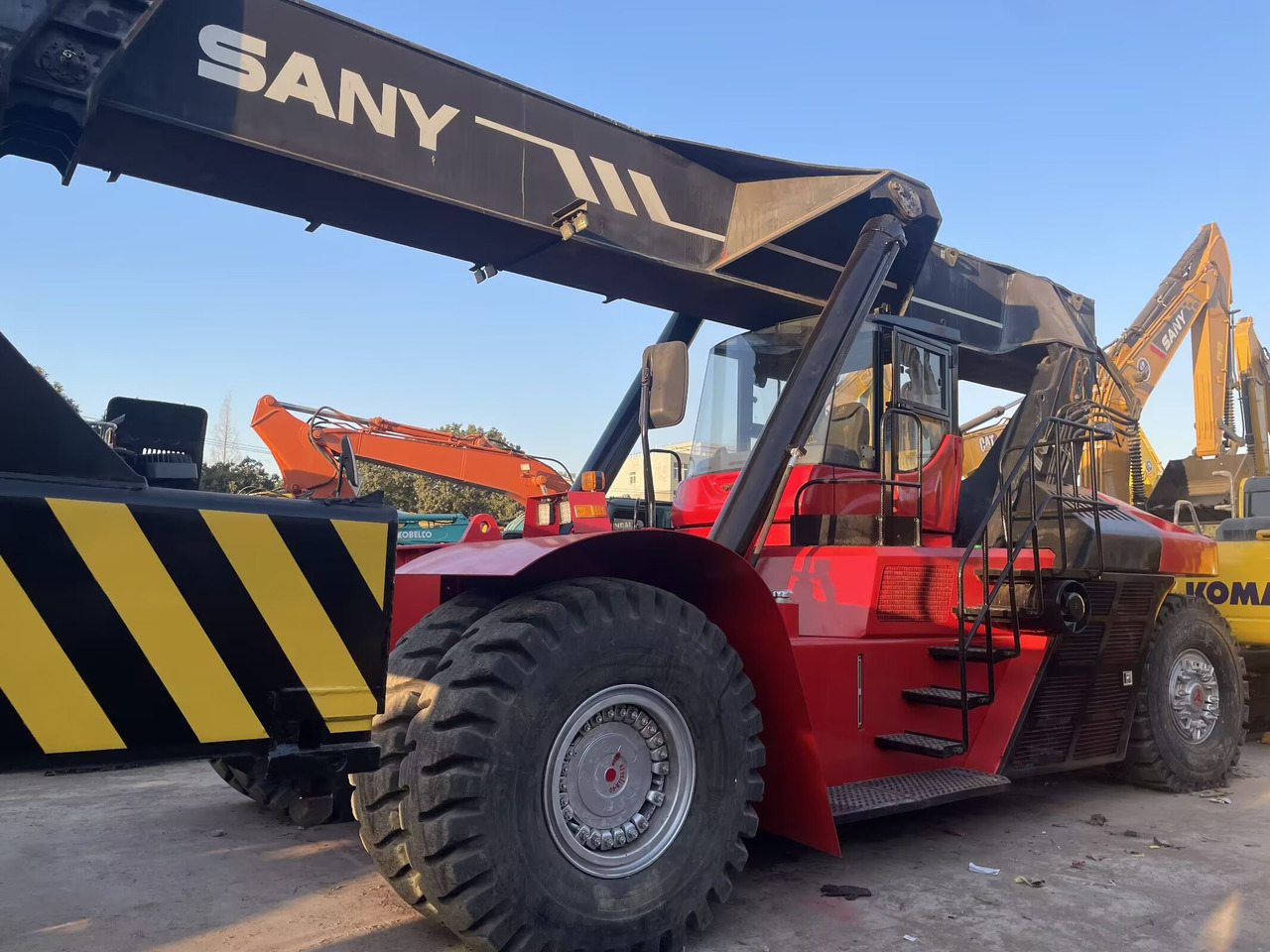 SANY SRSC45C30 45 TON CAPACITY - 前移式堆垛机:图2 SANY SRSC45C30 45 TON CAPACITY - 前移式堆垛机:图2