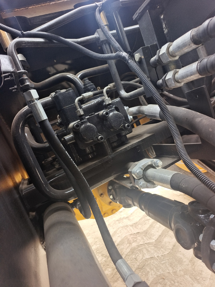 SDLG 956L - 轮式装载机:图5 SDLG 956L - 轮式装载机:图5