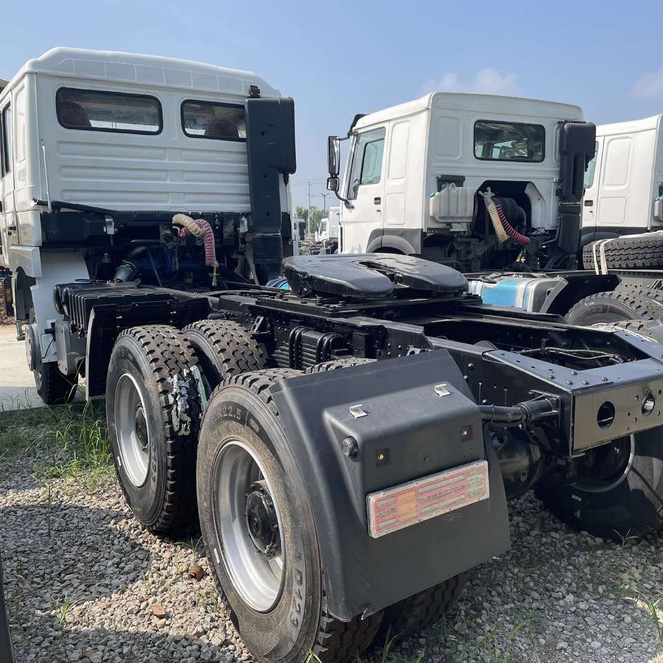 SHACMAN F3000 - 牵引车:图4 SHACMAN F3000 - 牵引车:图4