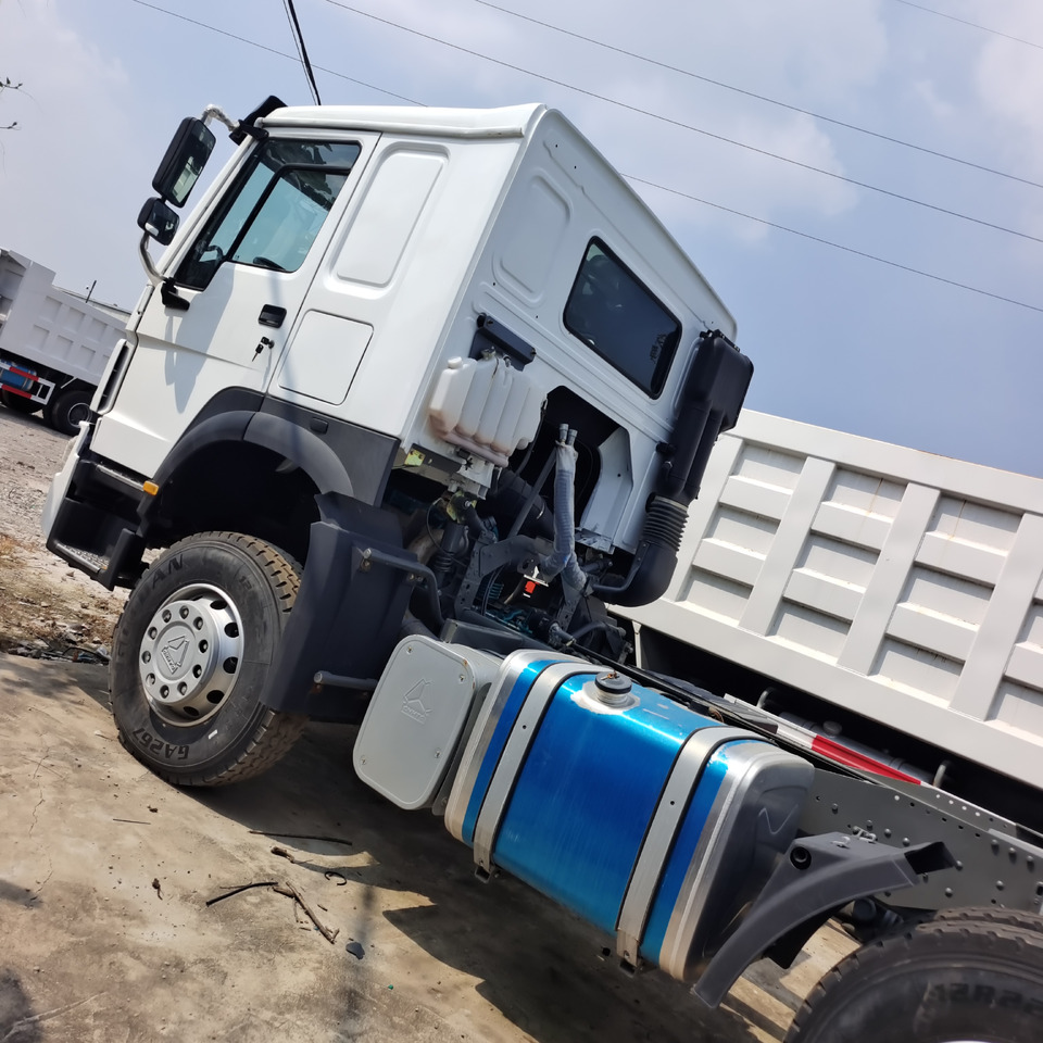 SINOTRUK HOWO 371 375 380 400 420 460HP - 牵引车:图1 SINOTRUK HOWO 371 375 380 400 420 460HP - 牵引车:图1