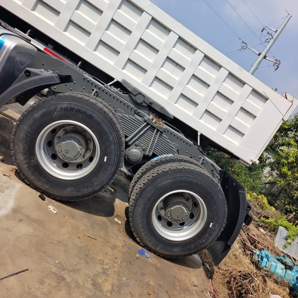 SINOTRUK HOWO 371 375 380 400 420 460HP - 牵引车:图2 SINOTRUK HOWO 371 375 380 400 420 460HP - 牵引车:图2