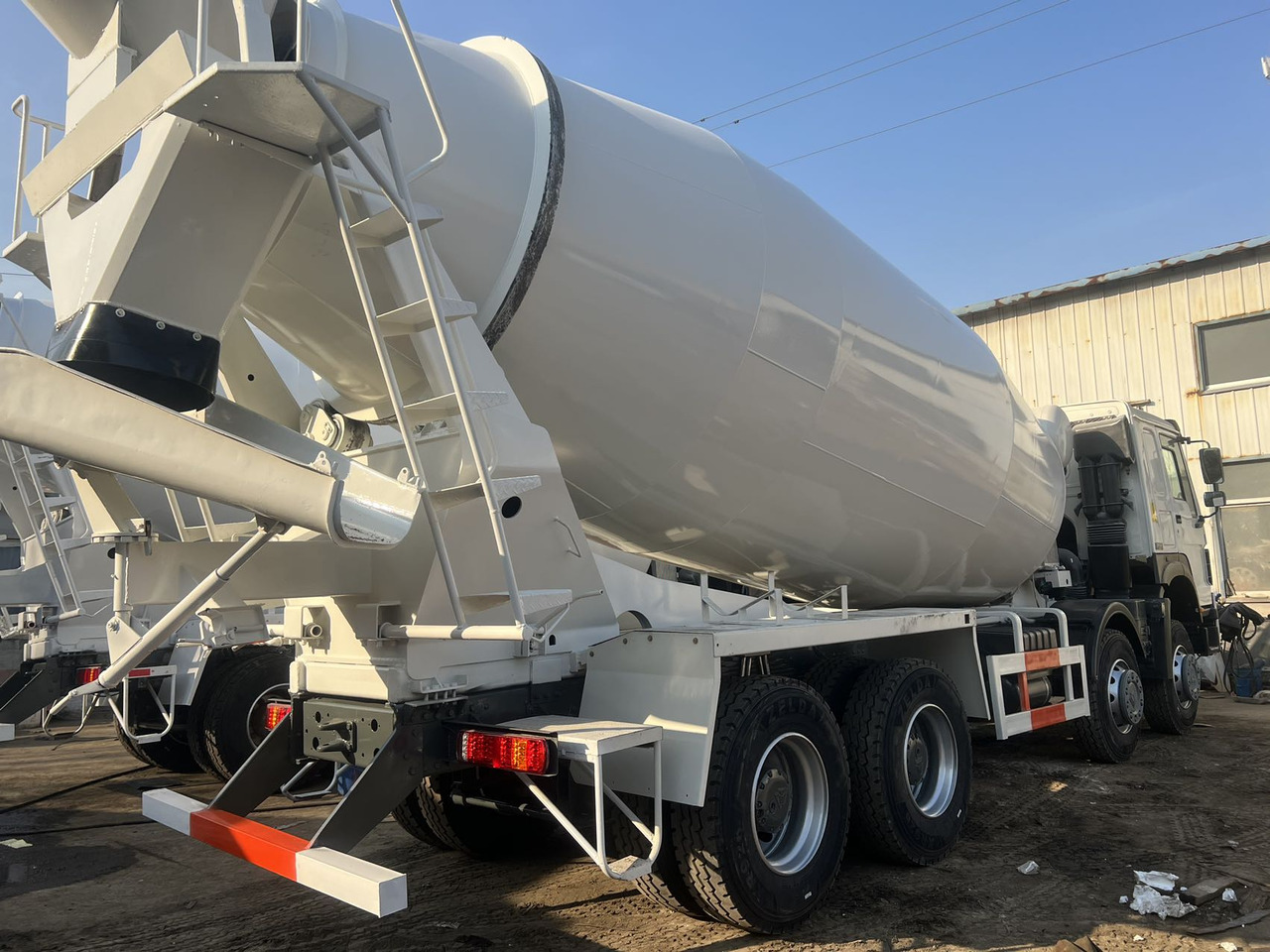 SINOTRUK HOWO 371 HP 16 CBM - 混凝土搅拌车:图1 SINOTRUK HOWO 371 HP 16 CBM - 混凝土搅拌车:图1
