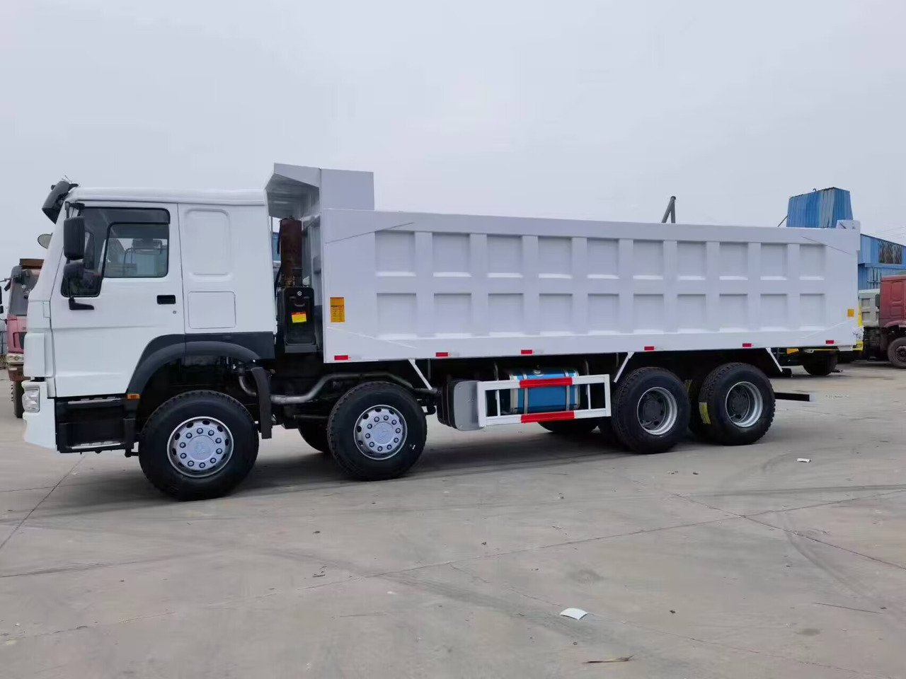 SINOTRUK HOWO 8*4 371 3780 400 420 460 HP DUMP TRUCK - 翻斗车:图5 SINOTRUK HOWO 8*4 371 3780 400 420 460 HP DUMP TRUCK - 翻斗车:图5